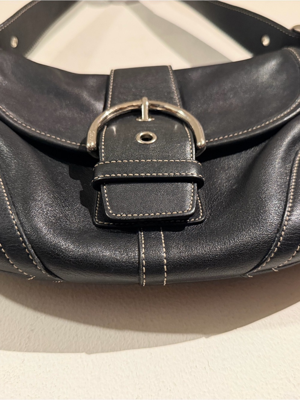 Coach soho Black Leather Buckle-Front Shoulder Bag - Picture 4 of 9